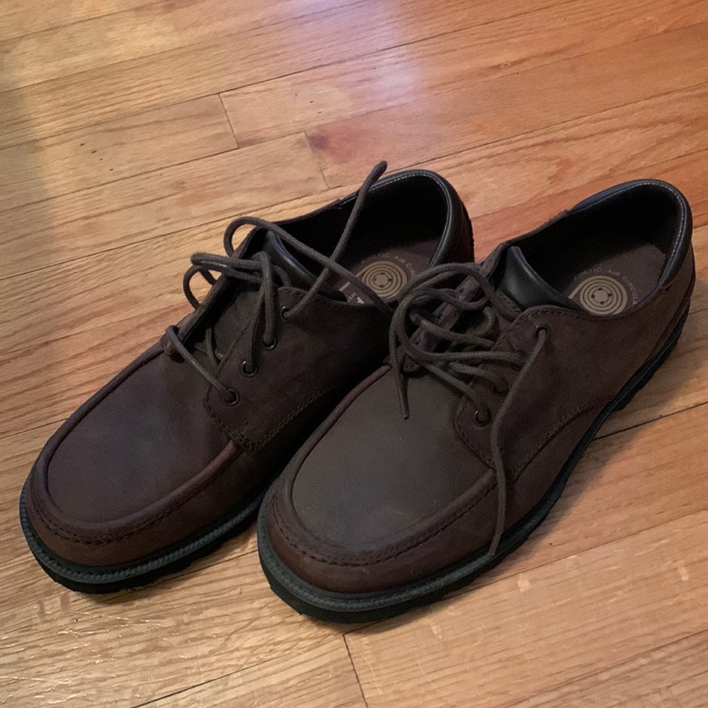 Mens Rockport lace up shoe. Size 8W